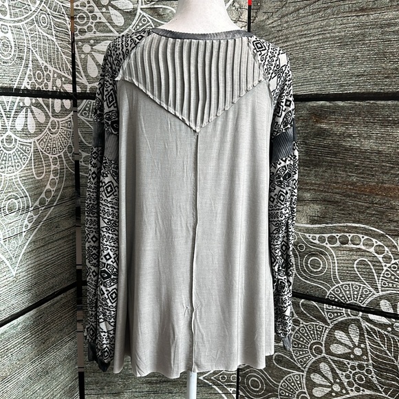 In The Groove Top - Picture 3 of 3